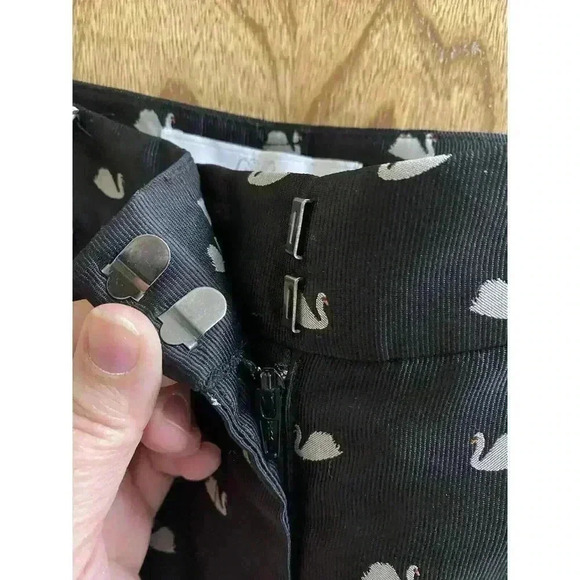 RSVP by Talbots Black White Swan All Over Print Petite High Rise Ankle Pants 2P - Picture 7 of 15